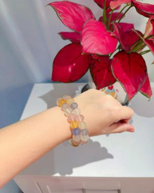 DỊU NGỌT VÒNG TAY XINH 