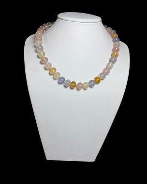 Vẻ Đẹp Độc Bản: Chuỗi Chalcedony Đa Sắc Phối Mặt Cẩm Thạch Tím