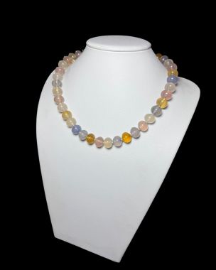 Vẻ Đẹp Độc Bản: Chuỗi Chalcedony Đa Sắc Phối Mặt Cẩm Thạch Tím
