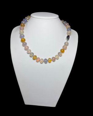 Vẻ Đẹp Độc Bản: Chuỗi Chalcedony Đa Sắc Phối Mặt Cẩm Thạch Tím