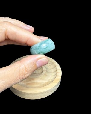 Vẻ Đẹp Thanh Tao Từ Ngọc Cẩm Thạch Chủng Nếp Hoa Bay