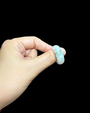 Vẻ Đẹp Thanh Tao Từ Ngọc Cẩm Thạch Chủng Nếp Hoa Bay