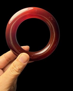 HUYẾT NGỌC CHI TÔN - Vẻ đẹp đài các vượt thời gian