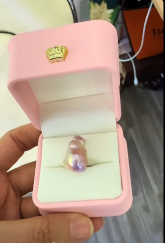 Ngọc trai có ánh xà cừ cầu vồng của nhà The Pearl