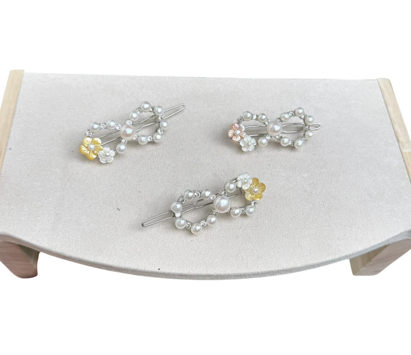 HOA XINH MÁI TÓC - NGỌC NGỜI TIỂU THƠ 