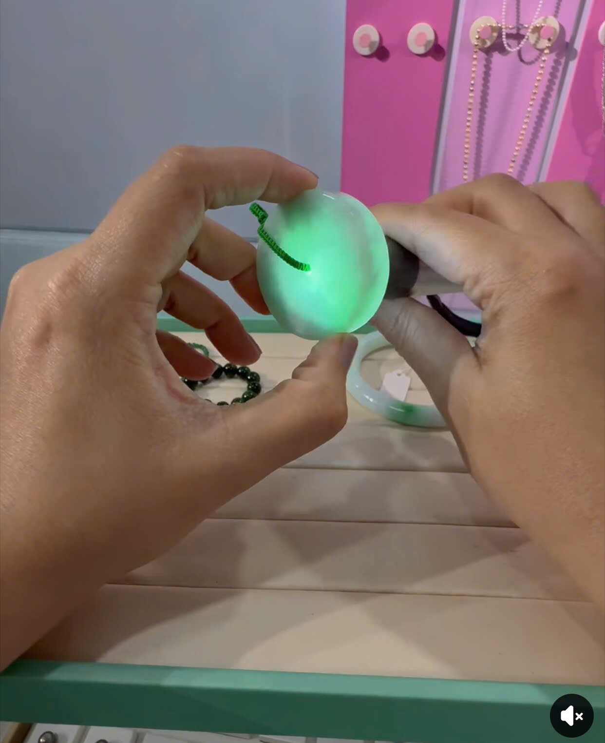 Ngọc bội cẩm thạch thiên nhiên