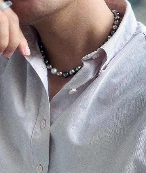 Nam giới có đeo ngọc trai không?
